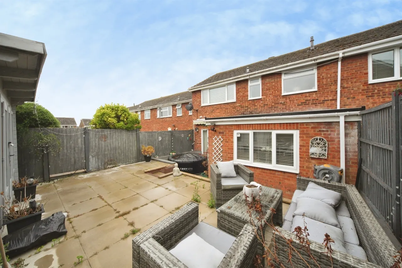 Englands Avenue, Dunstable, LU6, photo 2