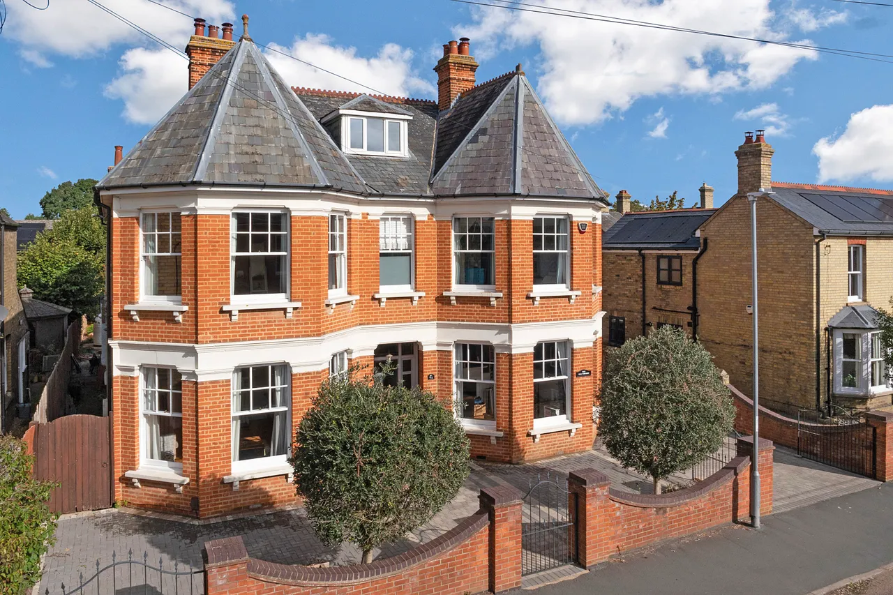 5 bed house for sale, Avenue Road, St. Neots, PE19