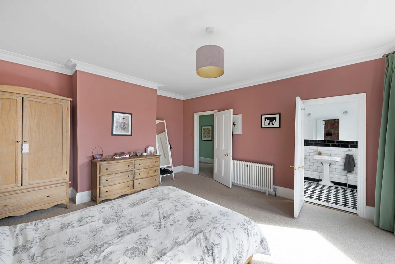 Avenue Road, St. Neots, PE19, photo 11