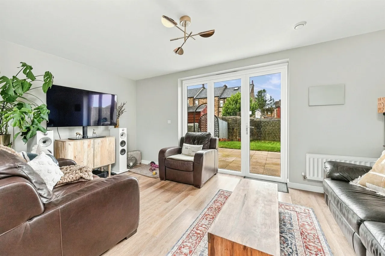 Turnstone Way, Huddersfield, HD4, photo 2