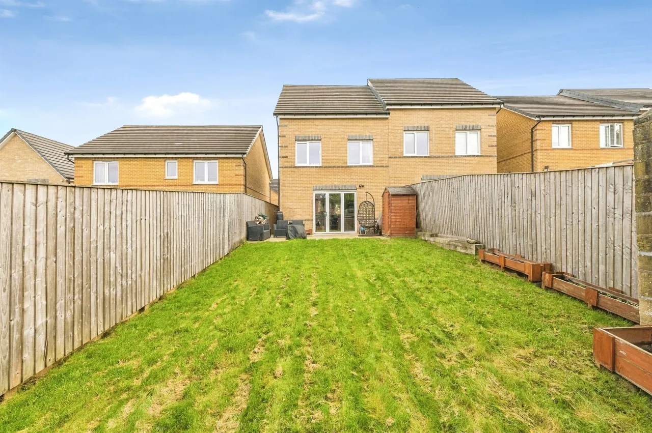 Turnstone Way, Huddersfield, HD4, photo 13