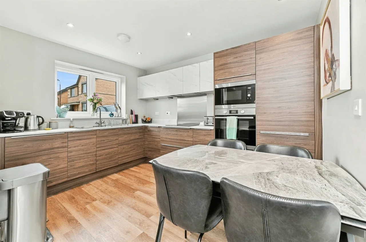 Turnstone Way, Huddersfield, HD4, photo 3