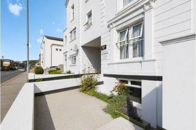 1 bed flat for sale — Folkestone Road, Dover