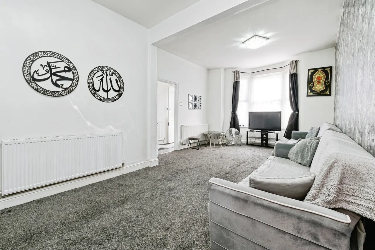 Dersingham Avenue, Manor Park, London, E12, photo 2