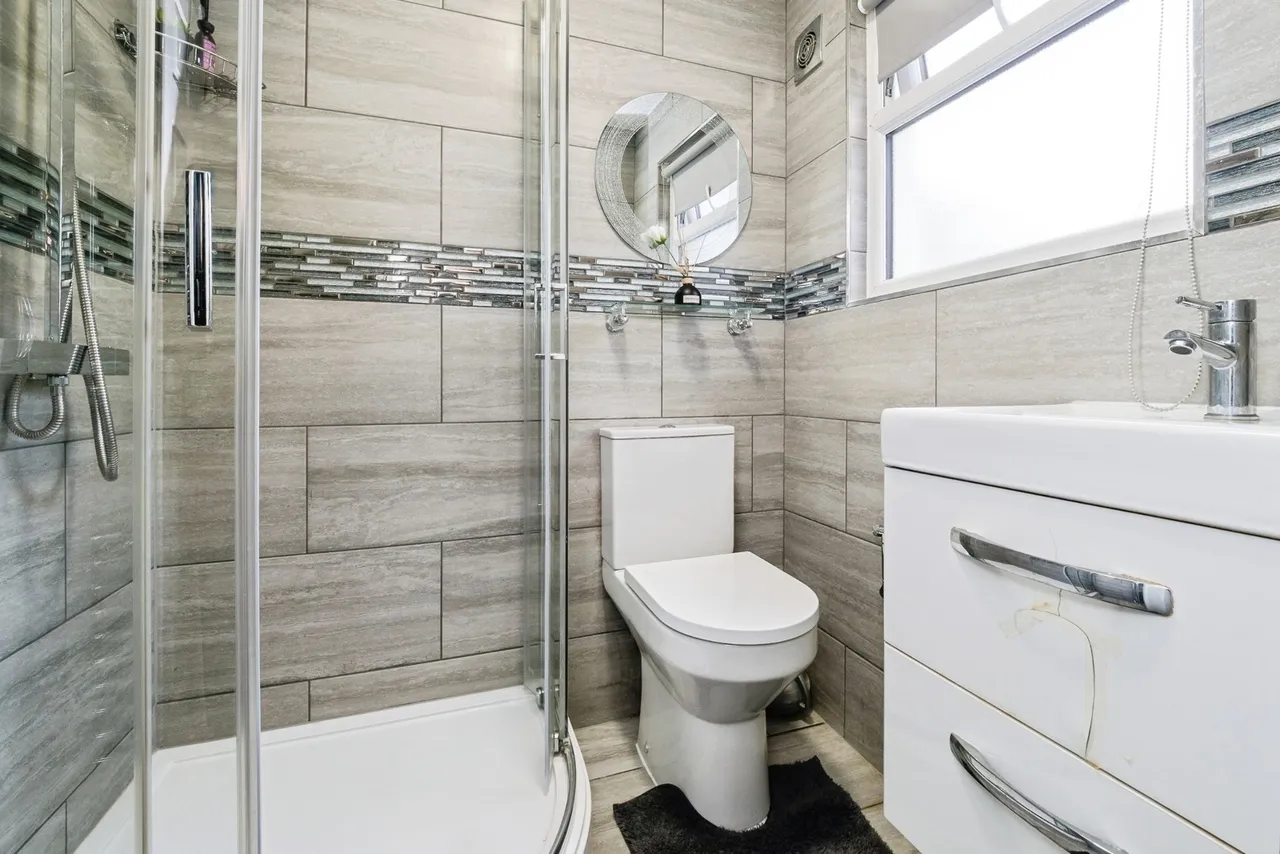Dersingham Avenue, Manor Park, London, E12, photo 9