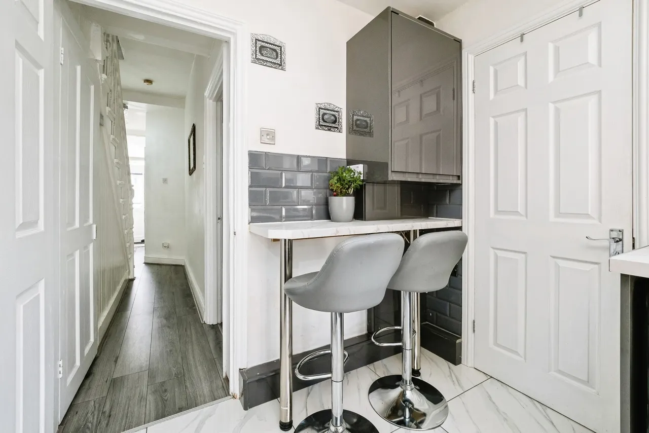Dersingham Avenue, Manor Park, London, E12, photo 8