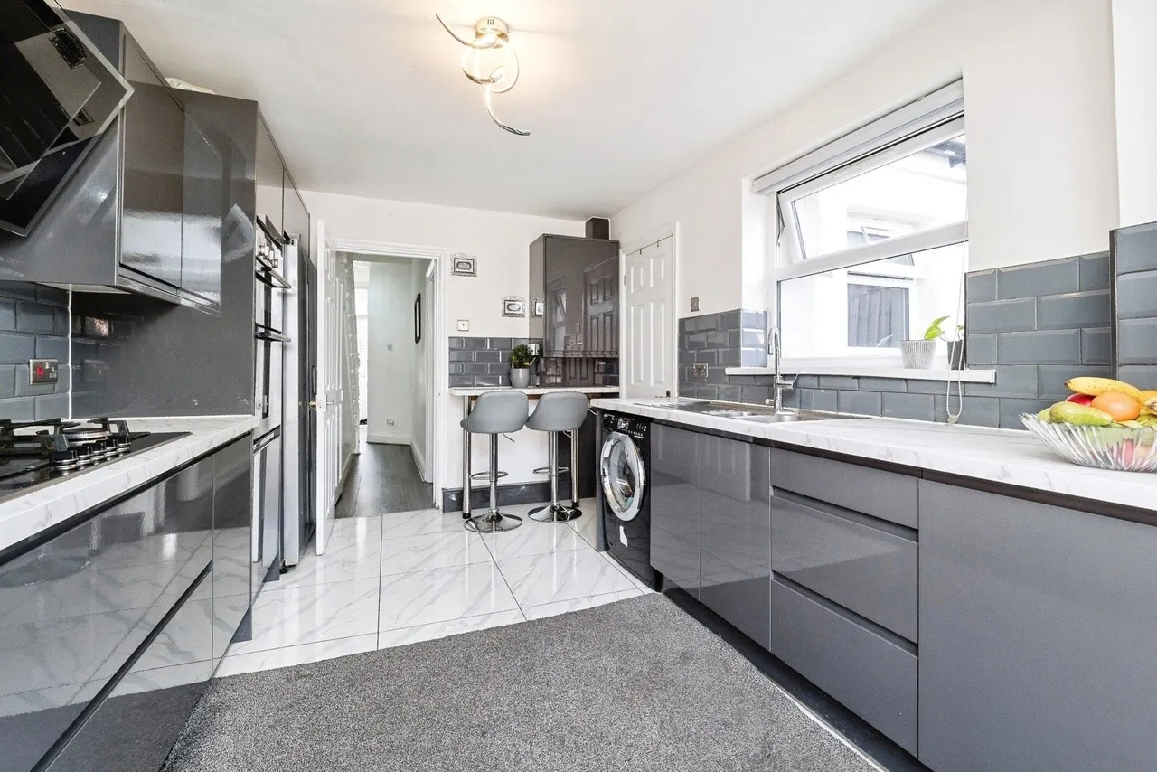 Dersingham Avenue, Manor Park, London, E12, photo 6