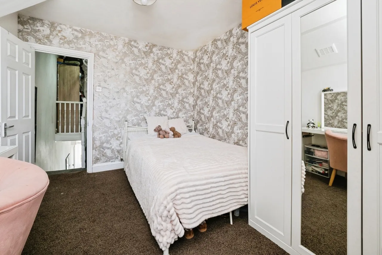 Dersingham Avenue, Manor Park, London, E12, photo 12