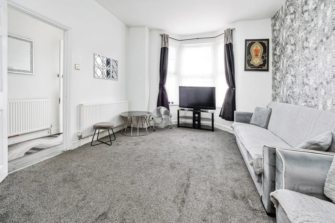 Dersingham Avenue, Manor Park, London, E12, photo 4