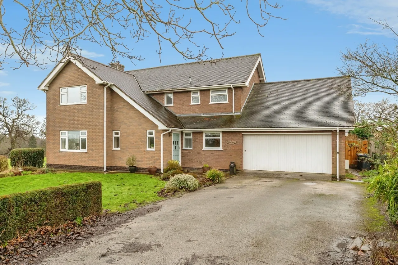 5 bed house for sale, Manor Park, Great Barrow, CH3