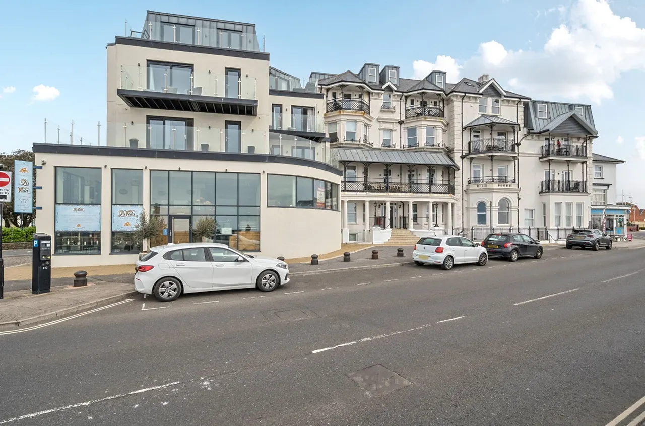 The Esplanade, East Lodge, PO21, photo 14