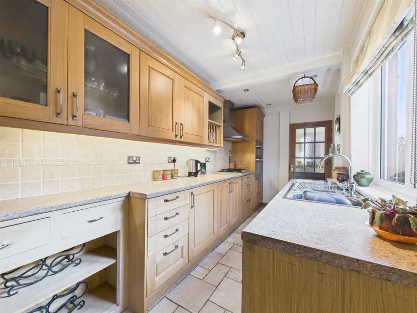Wellsprings Road, Longlevens, photo 4