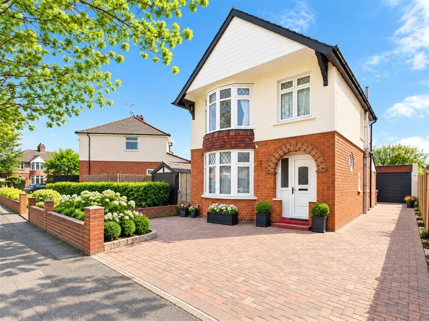 3 bed house for sale, Wellsprings Road, Longlevens