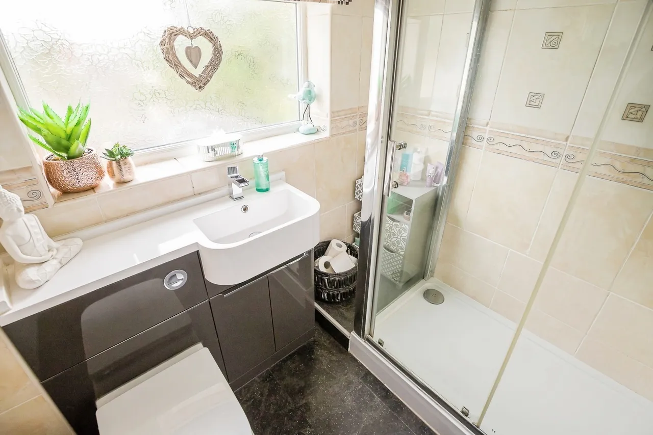 Bryn Drive, Coedpoeth, LL11, photo 12
