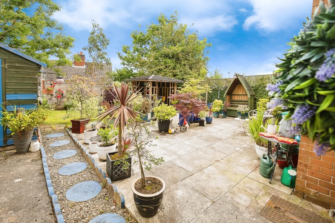 Bryn Drive, Coedpoeth, LL11, photo 13