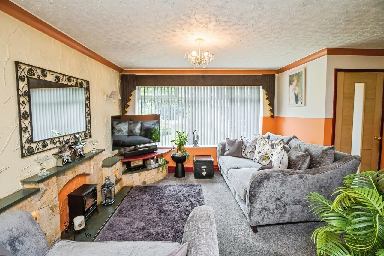 Bryn Drive, Coedpoeth, LL11, photo 3