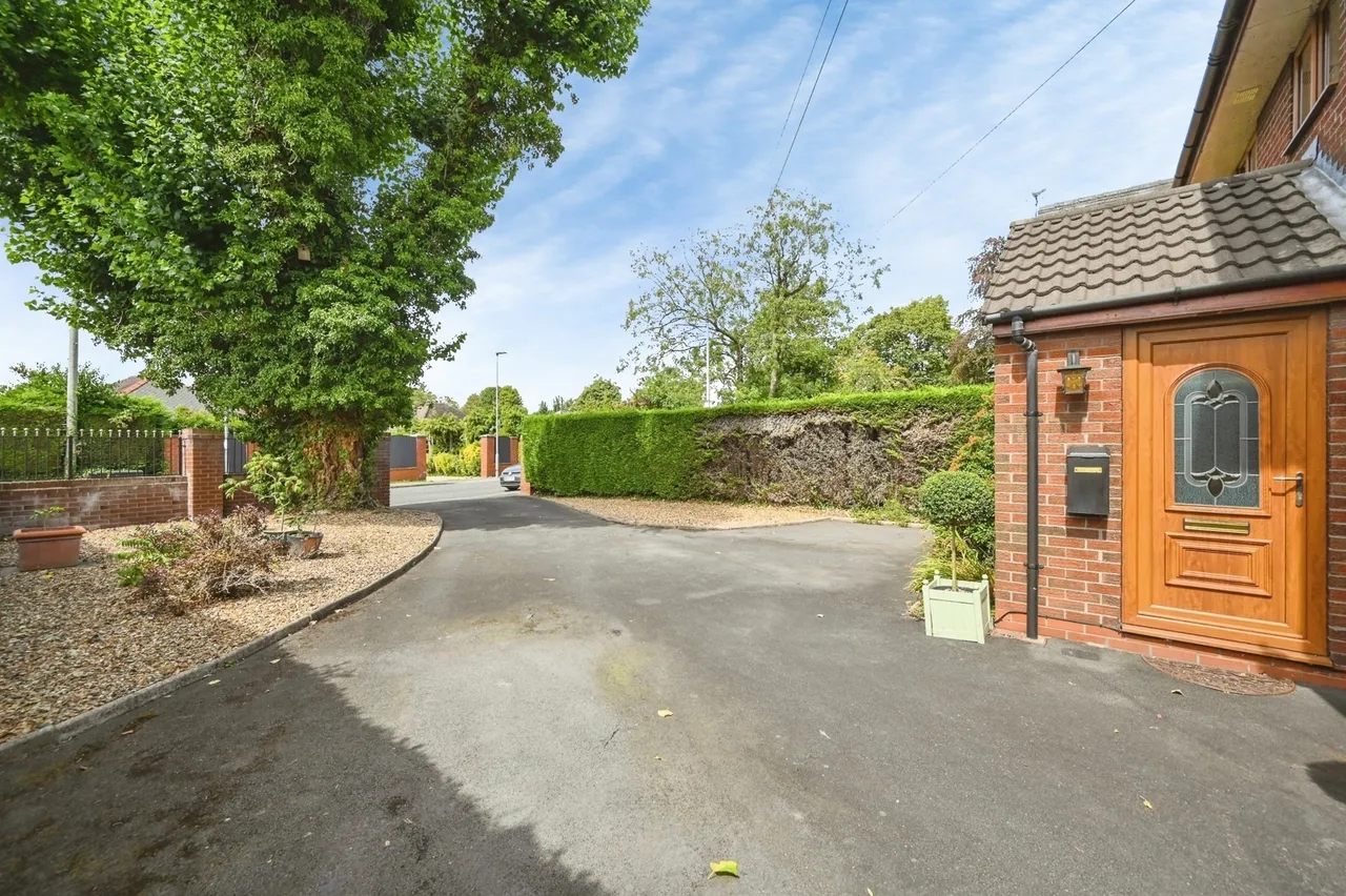 Cinnamon Lane, Fearnhead, WA2, photo 25