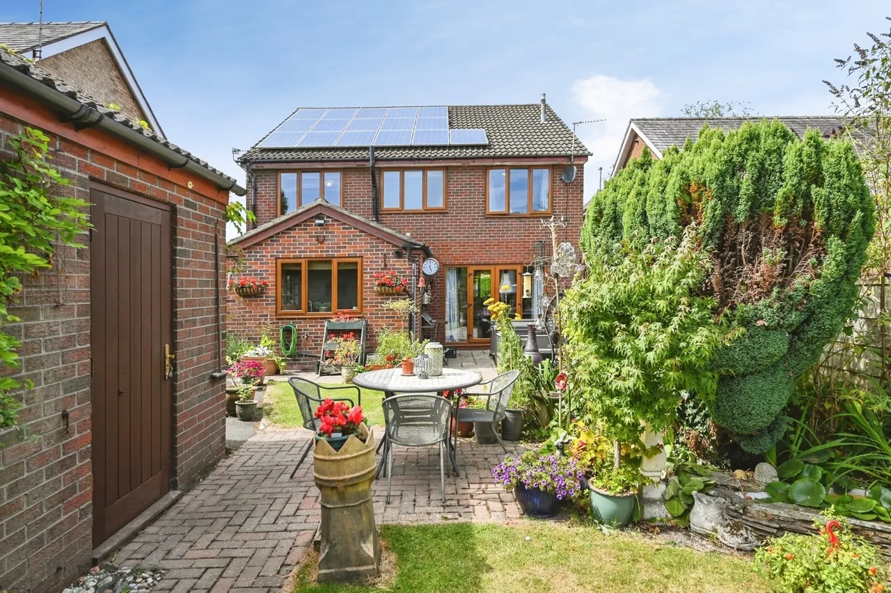 Cinnamon Lane, Fearnhead, WA2, photo 19