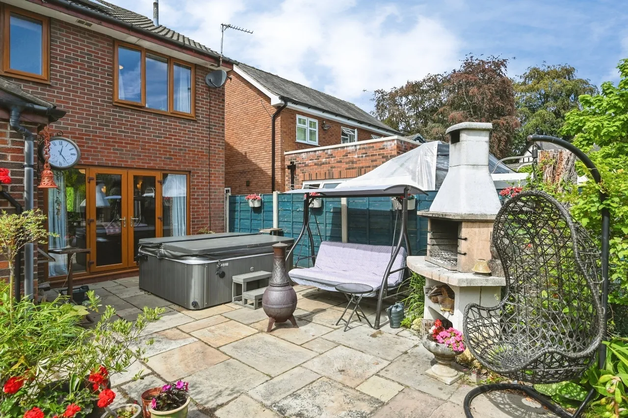 Cinnamon Lane, Fearnhead, WA2, photo 18