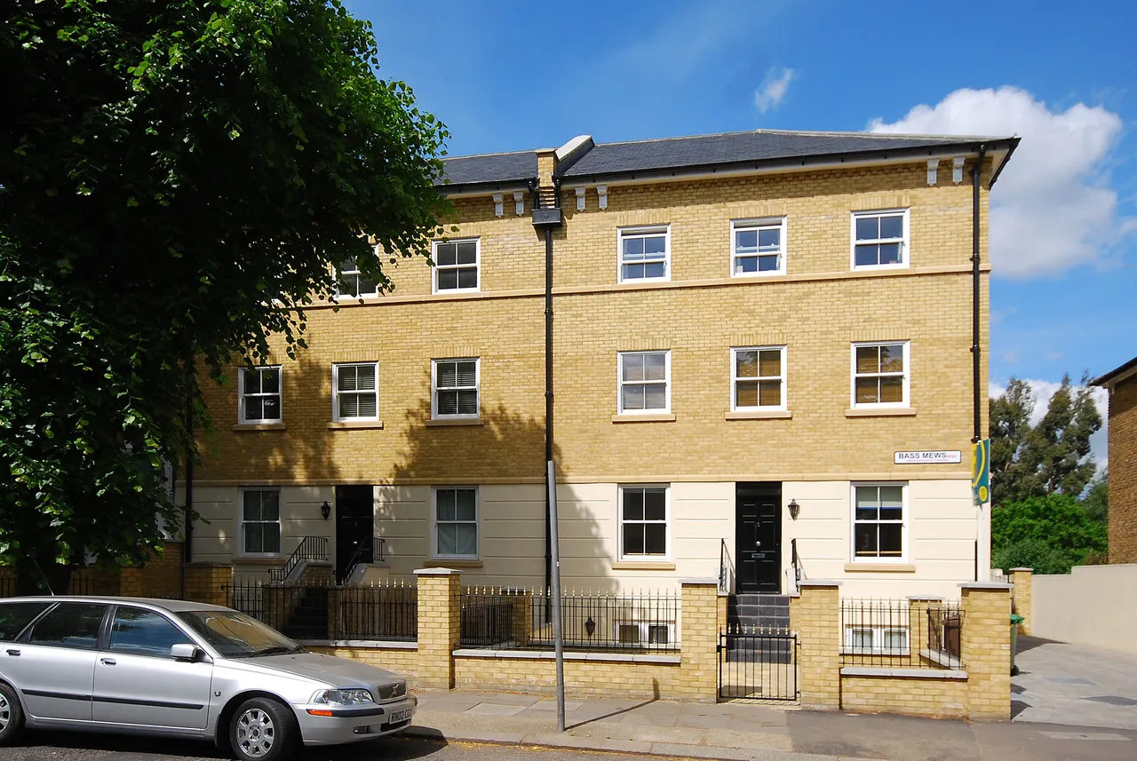 2 bed flat to rent — Flat 8, 1-14 Bass Mews, East Dulwich