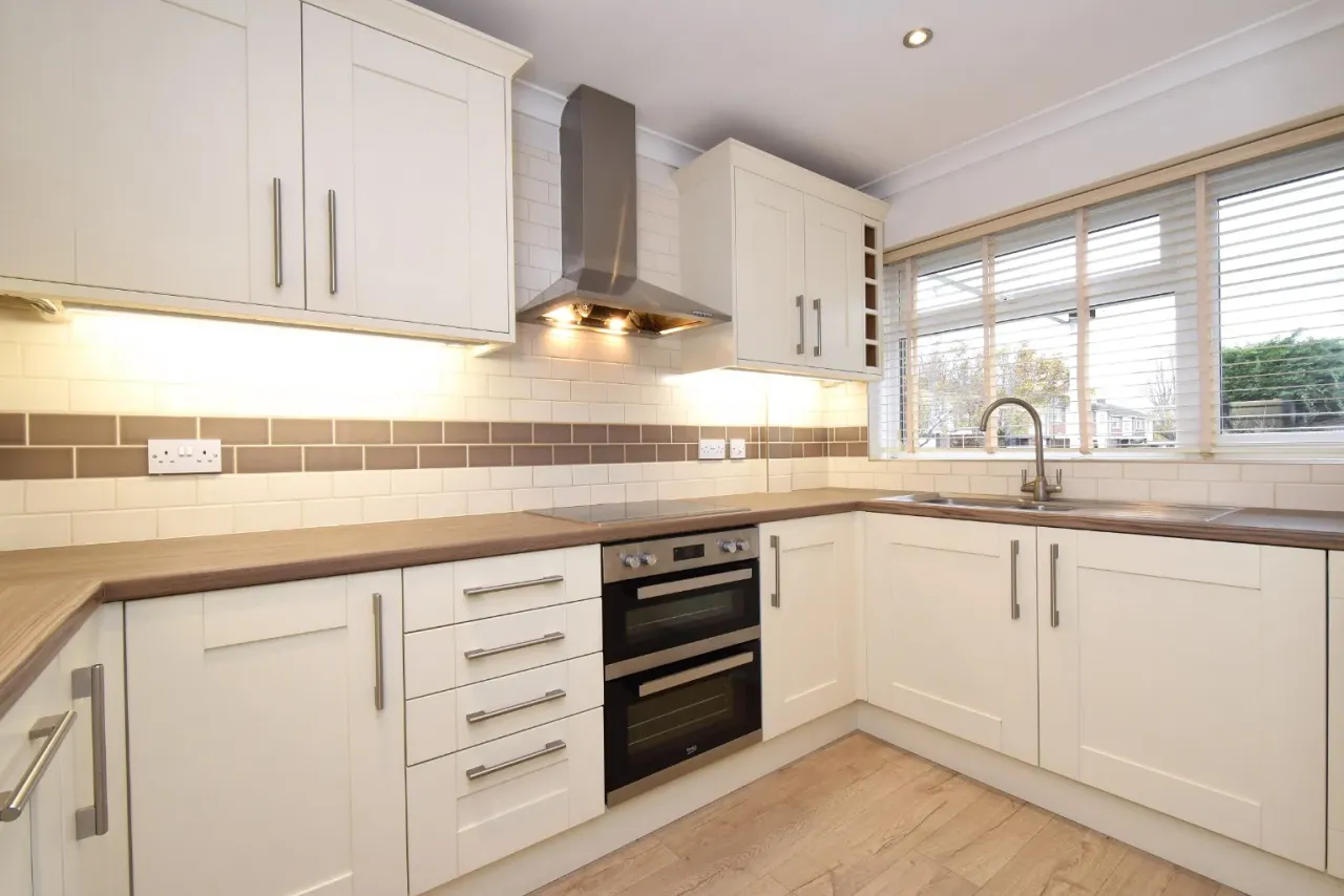 Place Farm Avenue, Orpington, BR6, photo 12