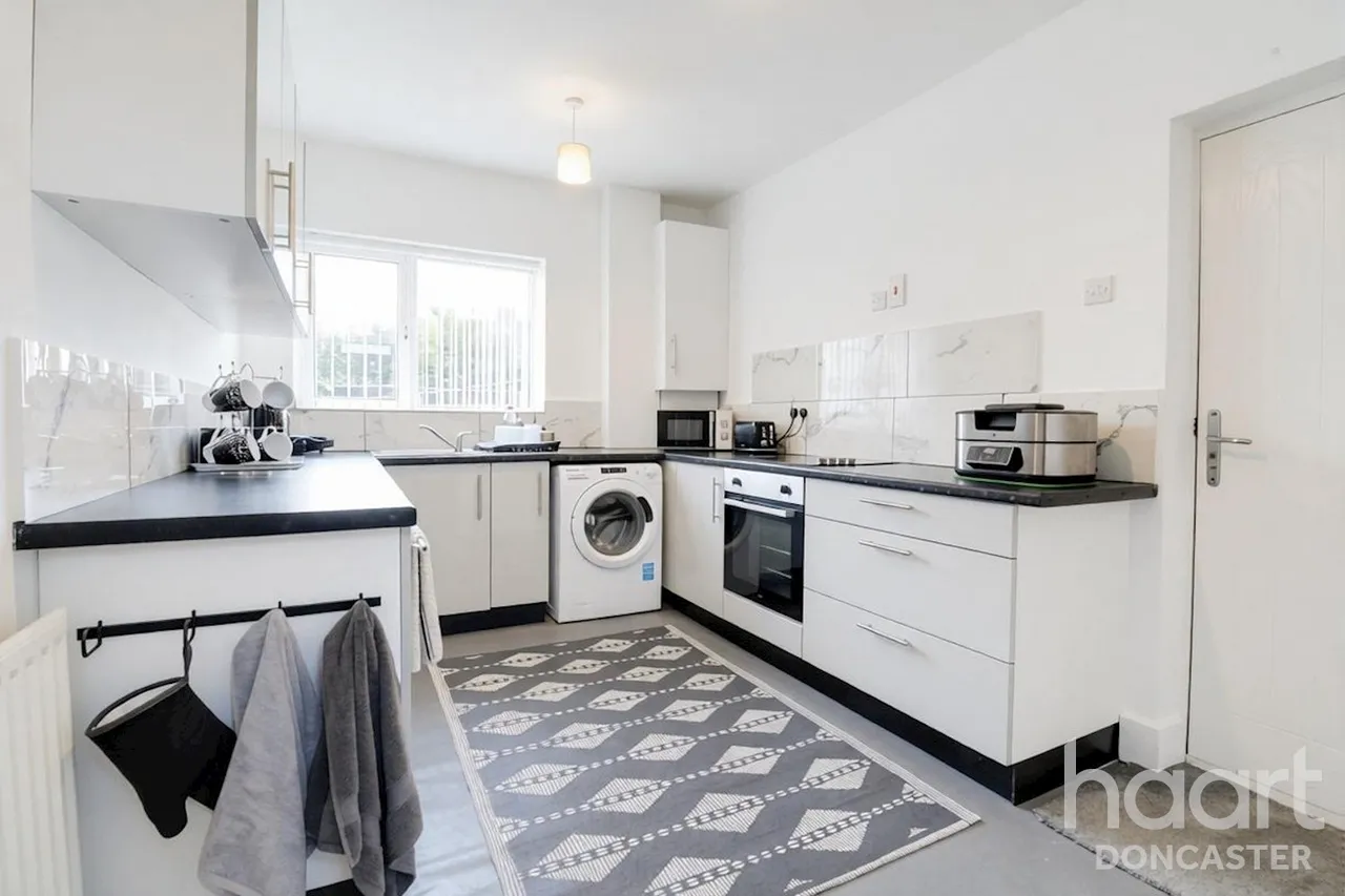 Grove Vale, Wheatley Hills, DN2, photo 12