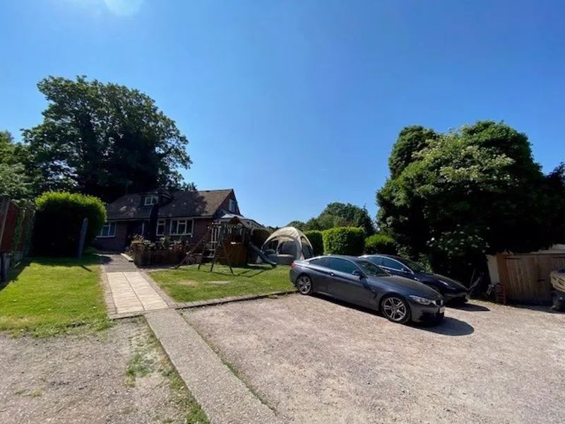 Rayners Avenue, Loudwater HP10 9SL, photo 2