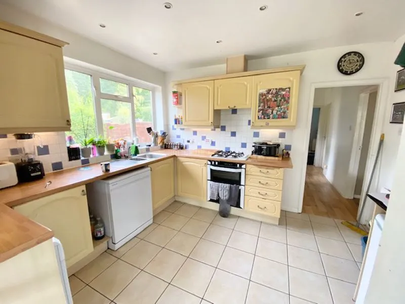 Rayners Avenue, Loudwater HP10 9SL, photo 7