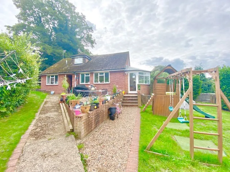 Rayners Avenue, Loudwater HP10 9SL, photo 6