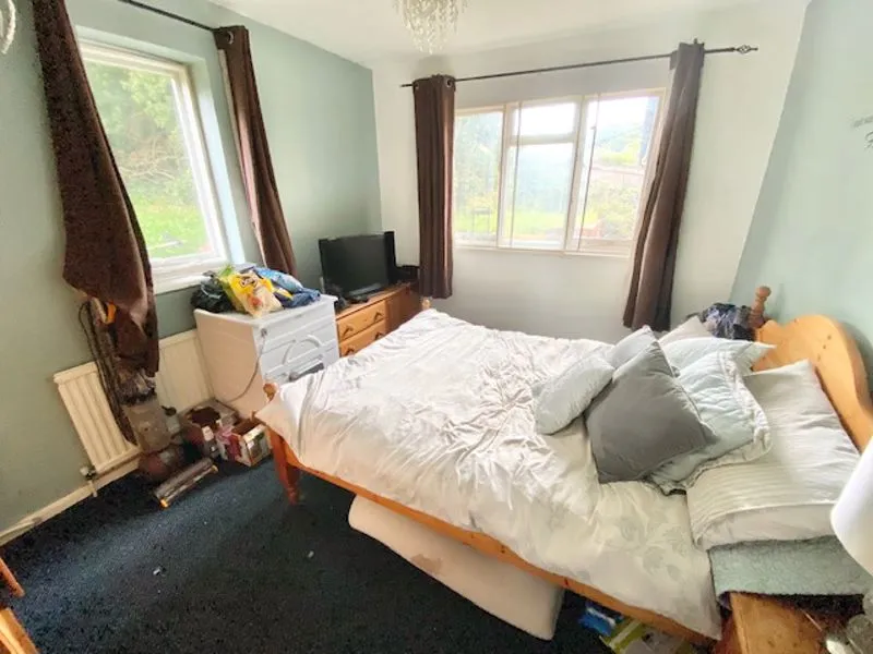 Rayners Avenue, Loudwater HP10 9SL, photo 8