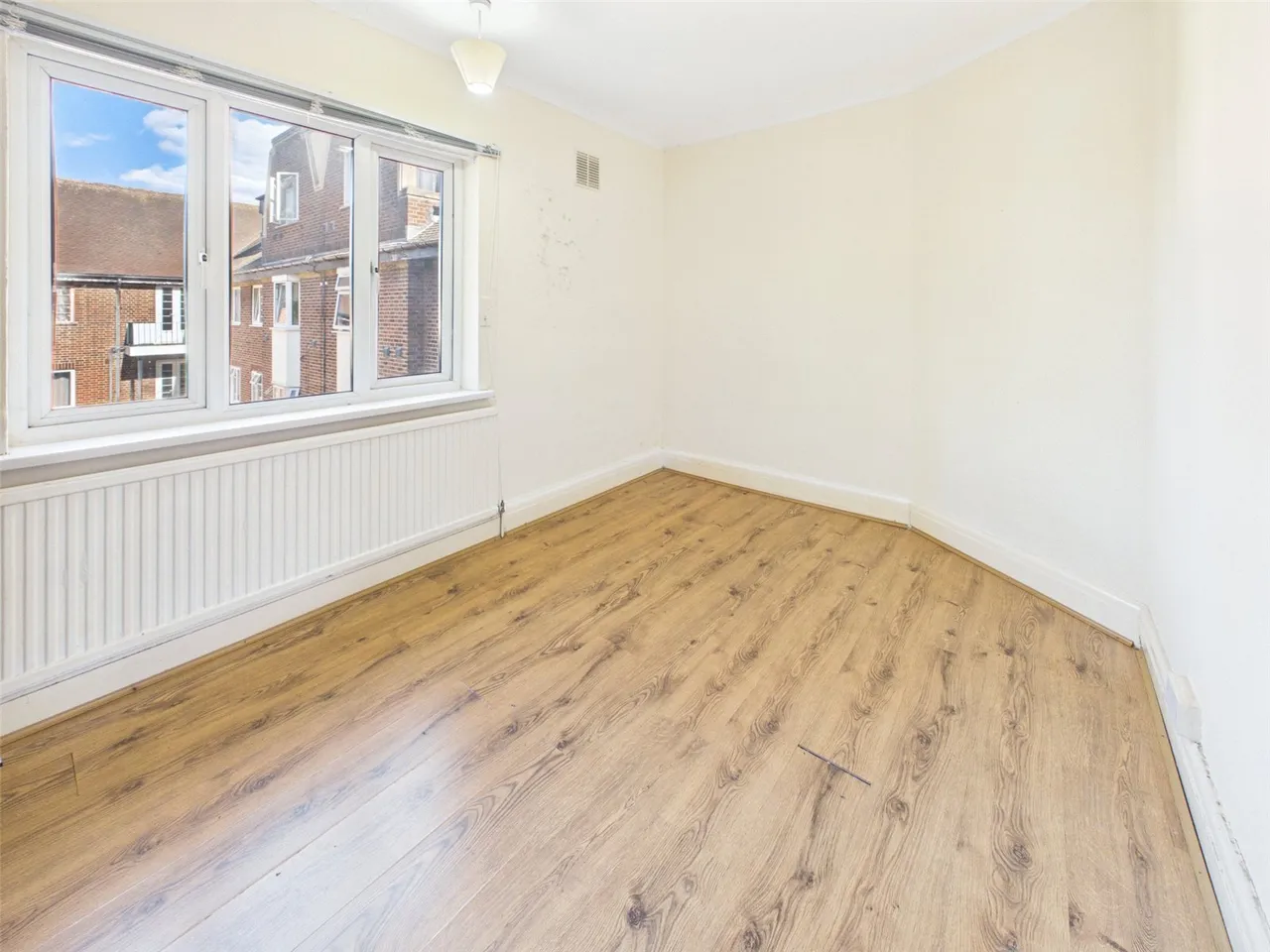 Great West Road, Osterley, TW7, photo 2