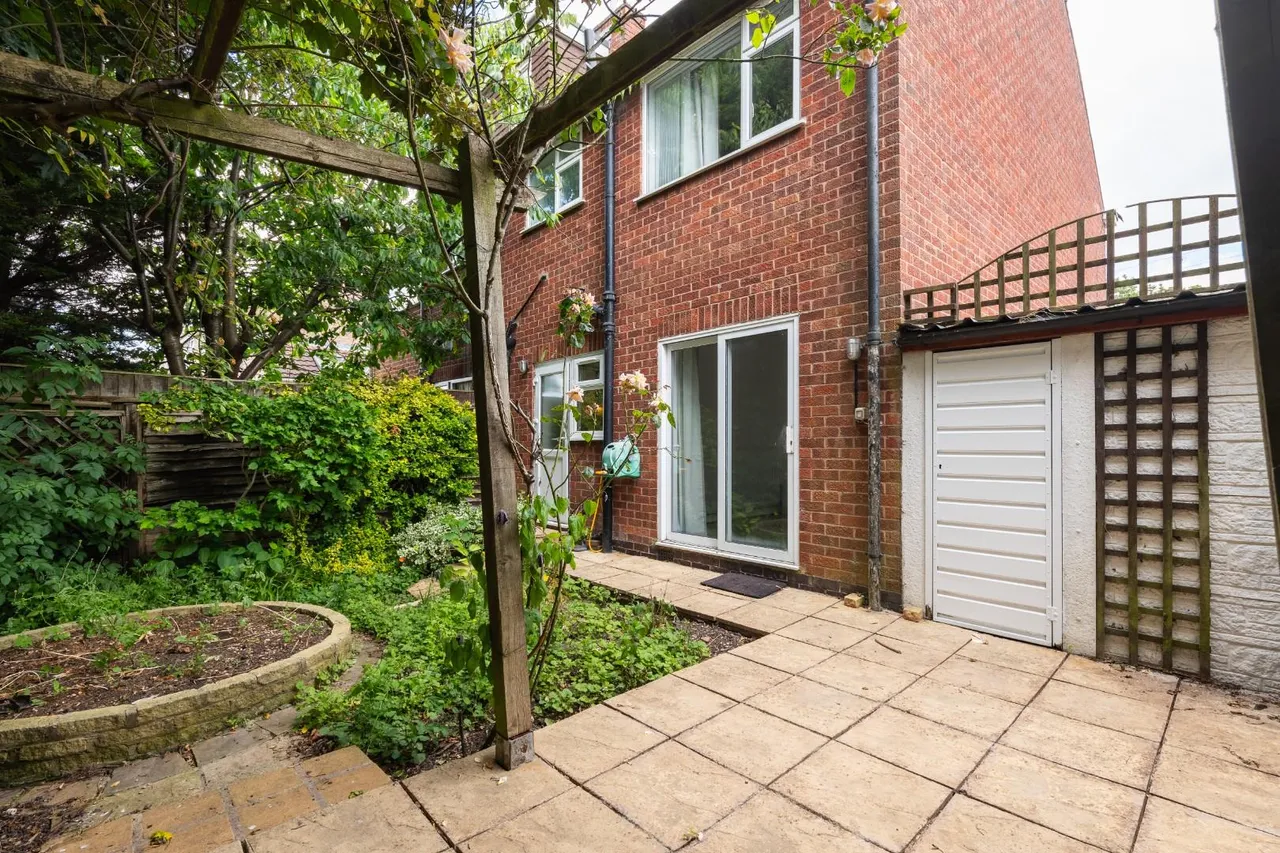 Harrow Road, Whitnash, photo 10