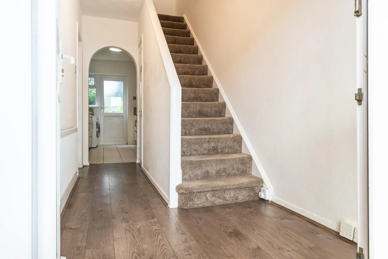 Harrow Road, Whitnash, photo 2