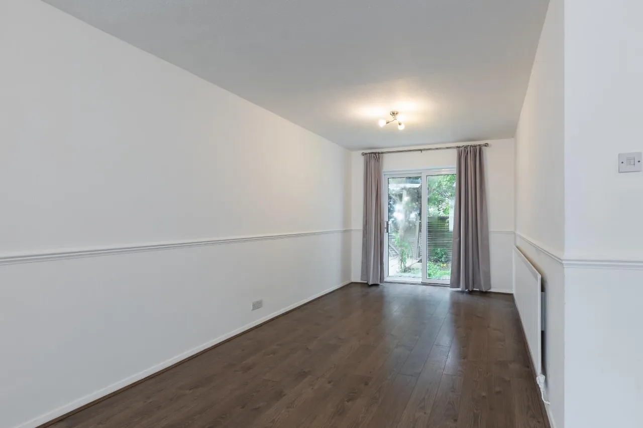 Harrow Road, Whitnash, photo 8