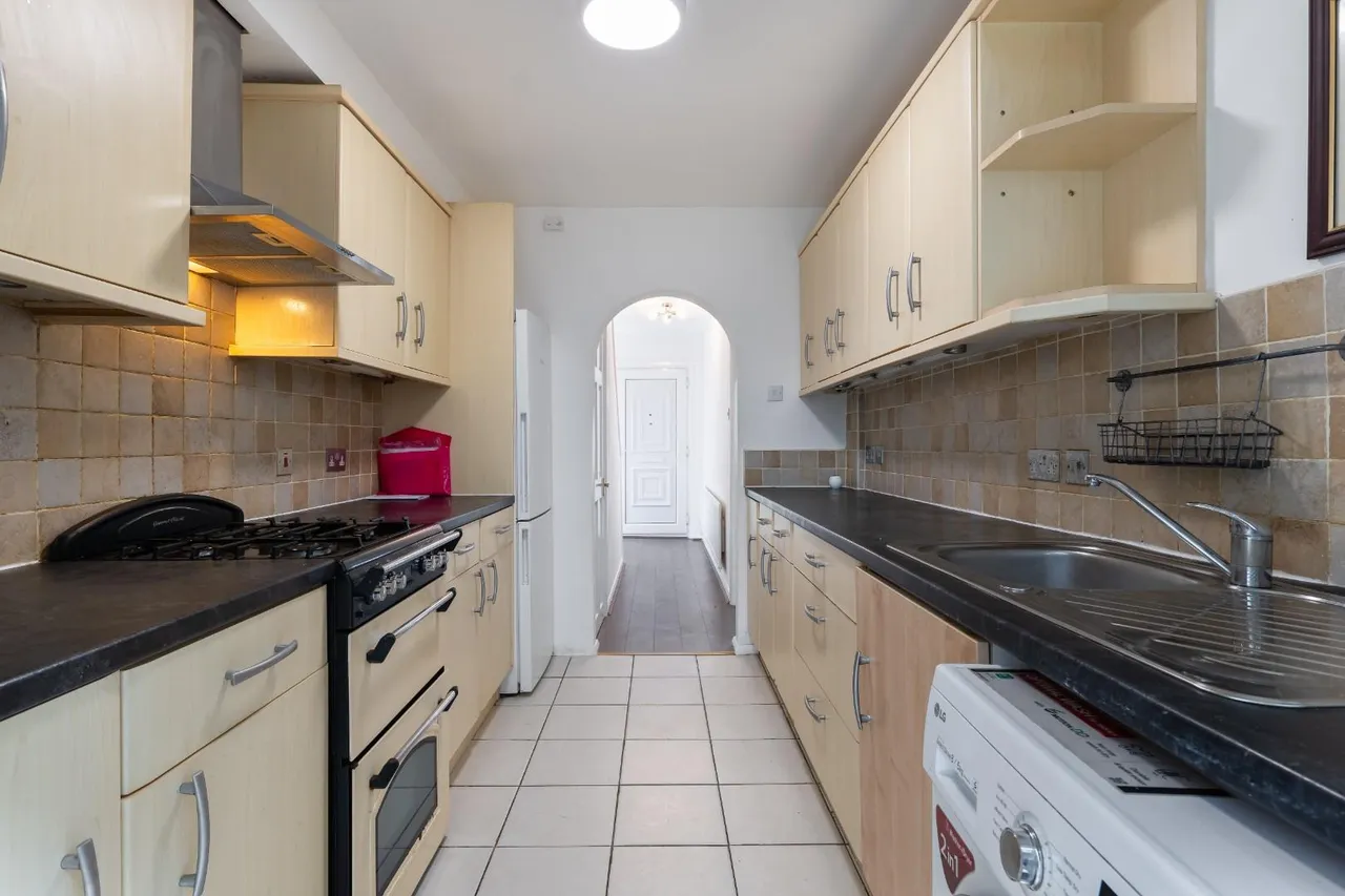 Harrow Road, Whitnash, photo 3