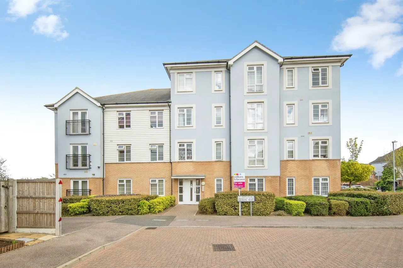 2 bed flat for sale — Heron Way, Harwich