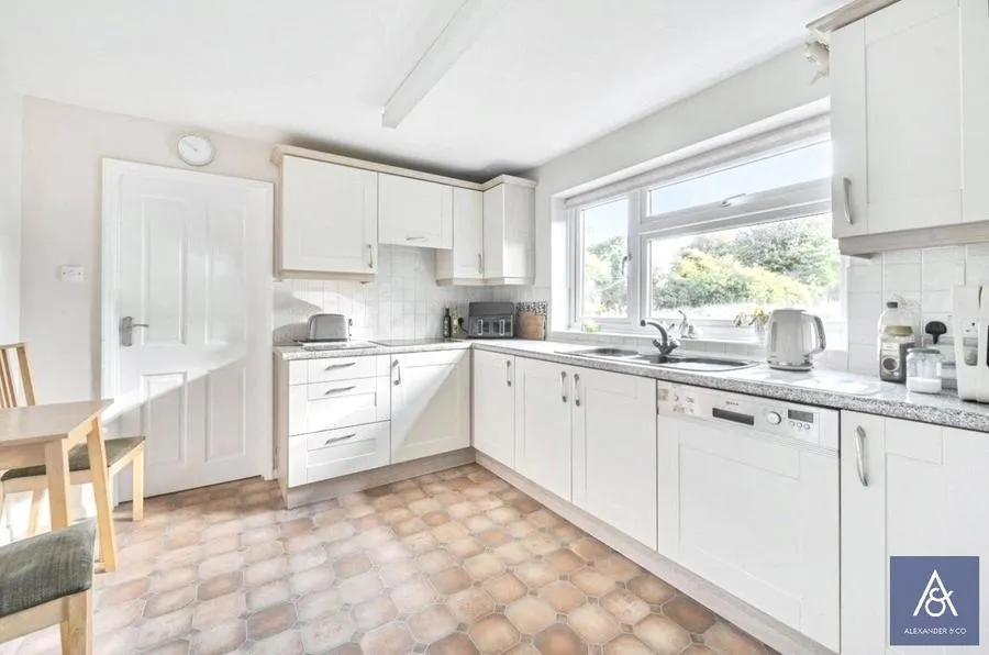 Evenley Road, Mixbury, NN13, photo 3