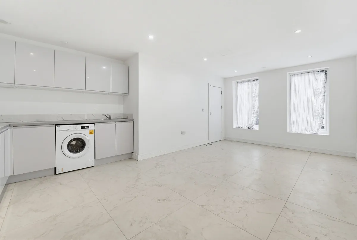 Queensway, Enfield, EN3, photo 13
