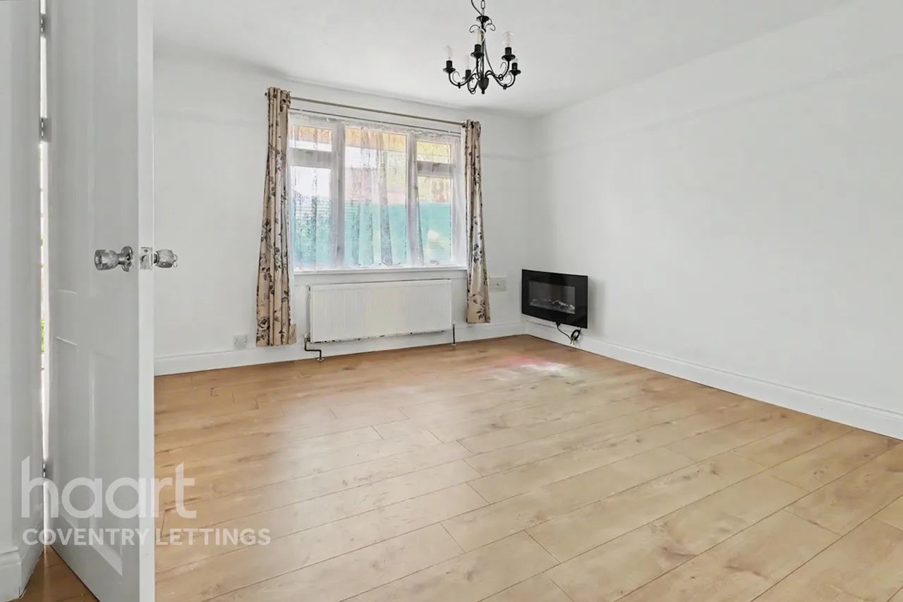 Hen Lane, CV6, photo 2
