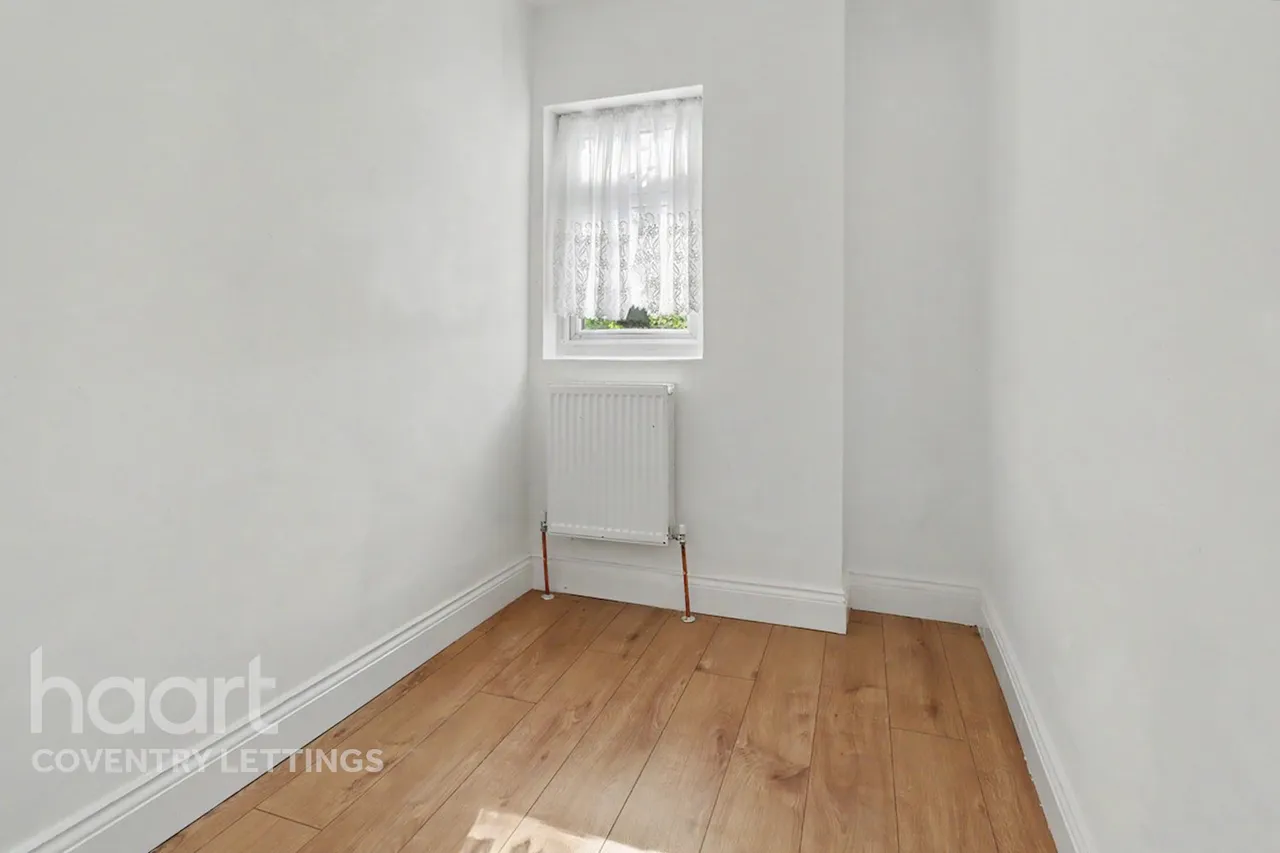 Hen Lane, CV6, photo 7