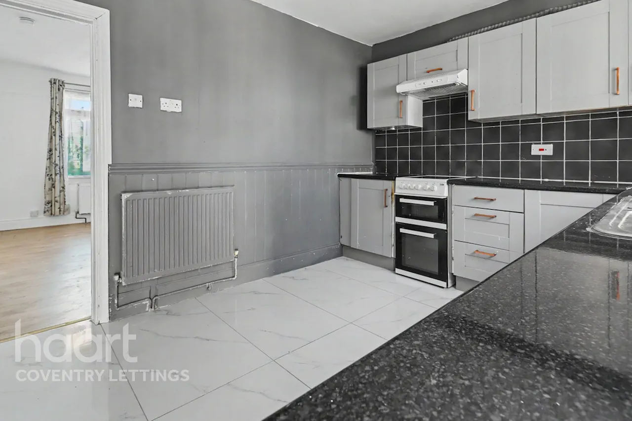 Hen Lane, CV6, photo 5