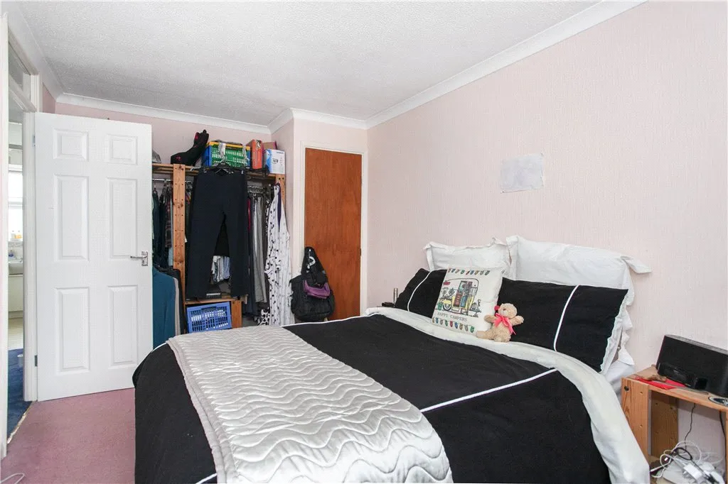 St. Lukes Close, London, SE25, photo 13