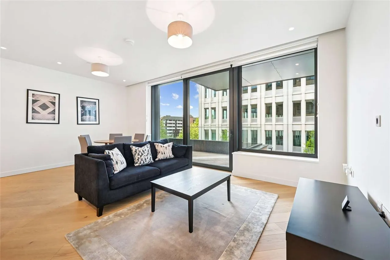 2 bed flat for sale — Wood Crescent, Television Centre, London, W12 7GN