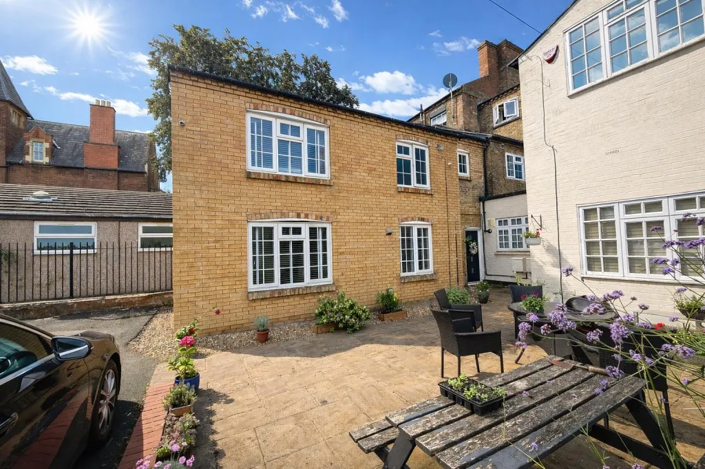 2 bed house for sale, Warwick Street, Rugby