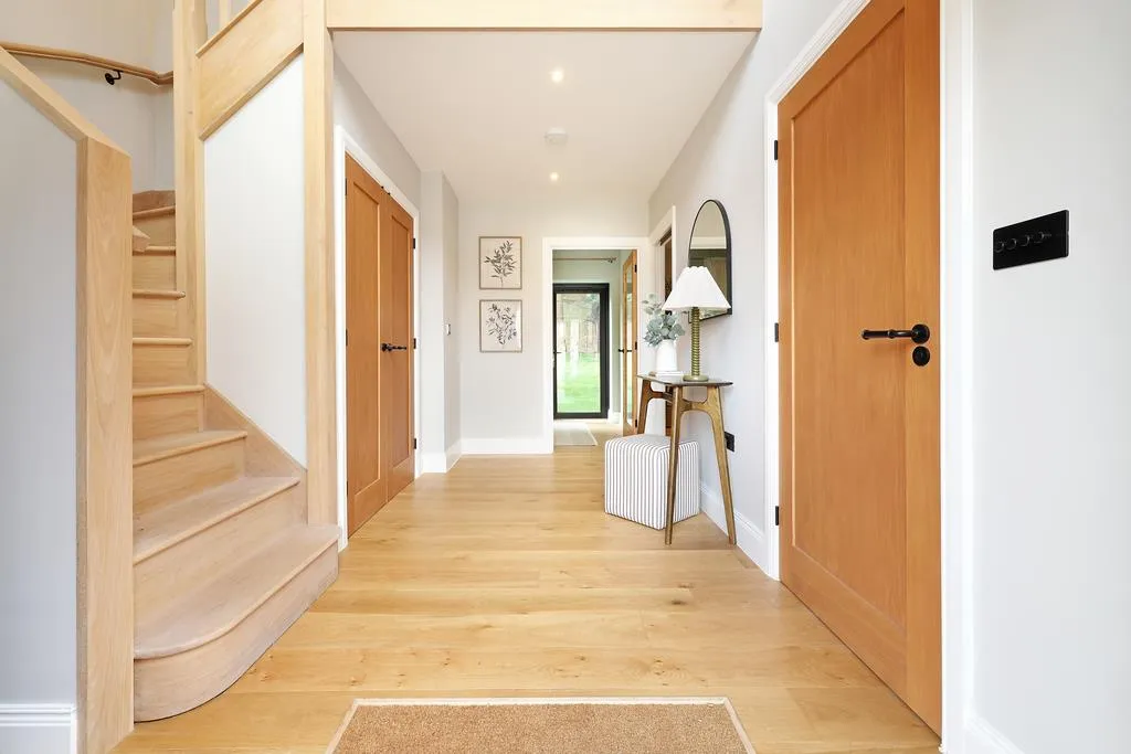 Paddock Grove, Effingham, KT24, photo 6