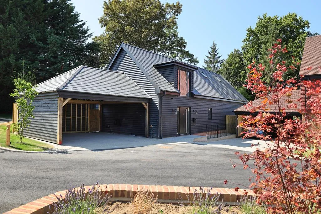 Paddock Grove, Effingham, KT24, photo 11