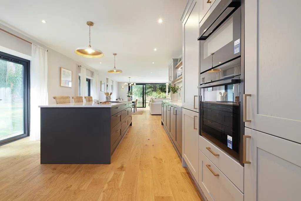 Paddock Grove, Effingham, KT24, photo 4