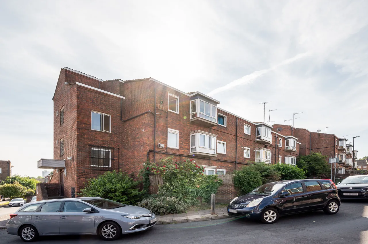 1 bed flat for sale — 62 Erwood Road, London
