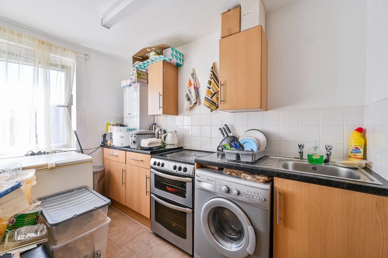 62 Erwood Road, London, photo 3