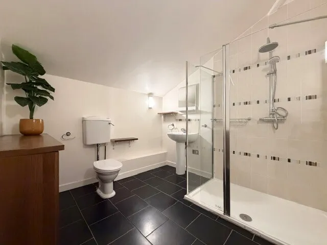 Warden Hill Road, GL51, photo 10